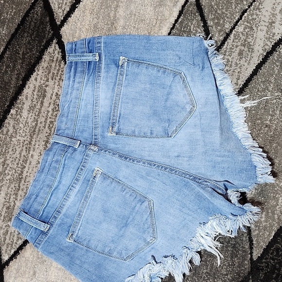 KANCAN LOS ANGELES HIGH-WAISTED RAW-EDGE ZIP-FLY DENIM JEAN SHORTS - Picture 9 of 12